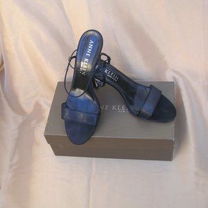 Anne Klein Black Ribbon Slingbacks sz 9 1/2